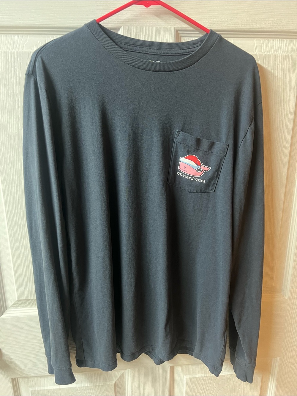 Vineyard Vines Men's Long-Sleeve Pocket Tee - Charcoal with Red Whale Logo